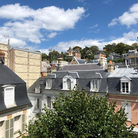 2 Pieces- Rue Pietonne Trouville -Le Petit Juliana Экстерьер фото